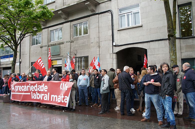 2016 05 24 ProtestaPrecariedadeLaboralInspeccionTraballoVigo05.JPG